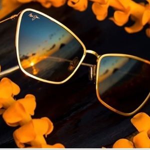 Maui Jim PUAKENIKENI
Polarized Cat Eye Sunglasses